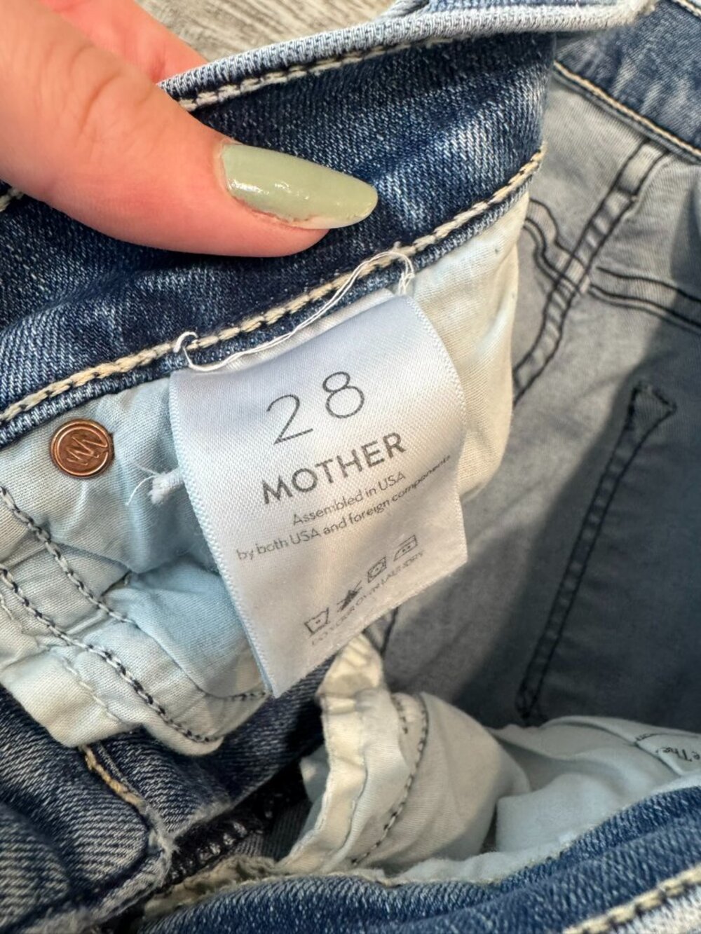 MOTHER Cropped Ankle Jeans in Faded Blue - Picture 4 of 11
